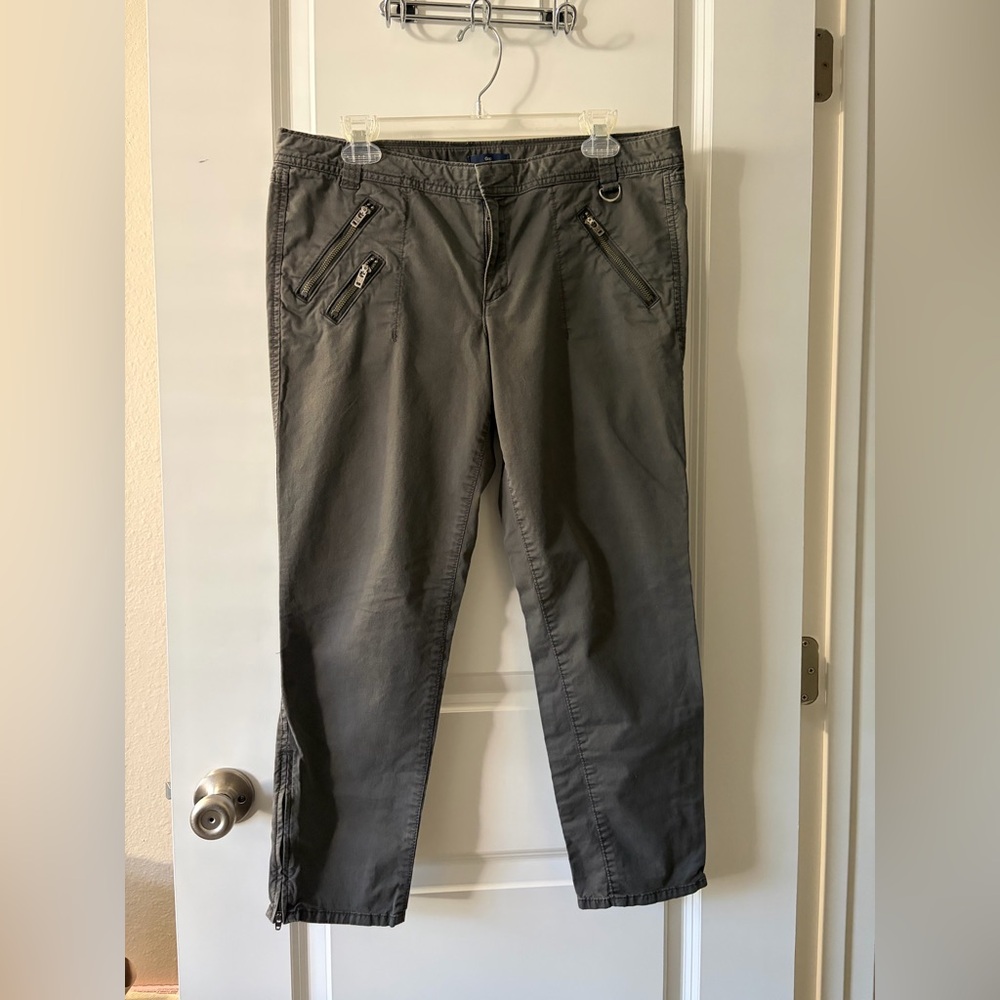 GAP Womens Cropped Pants with Zip Pockets